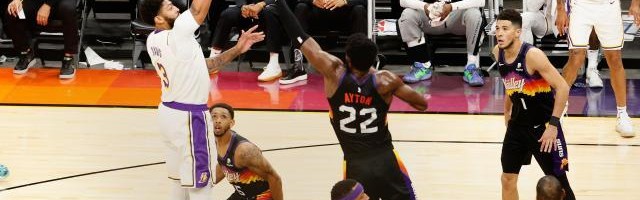 世界杯官方app-【湖人球迷电台】浓眉主动背锅，但湖人输球不全怪他