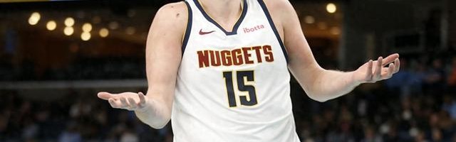 世界杯手机观看-又一项历史第一！约基奇你太狠了，80年没人实现的壮举，轻松做到|三分球|掘金|尼古拉-约基奇|波特兰开拓者队|斯库特·亨德森_新浪体育_新浪新闻