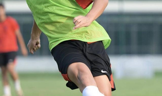 世界杯直播下载-少年“小帅”：从中乙首球到金童加冕，成都09后小将逐梦绿茵