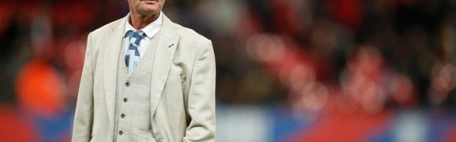 世界杯手机观看-父亲死了加斯科因暴怒 拳打脚踢头顶+拥抱45分钟