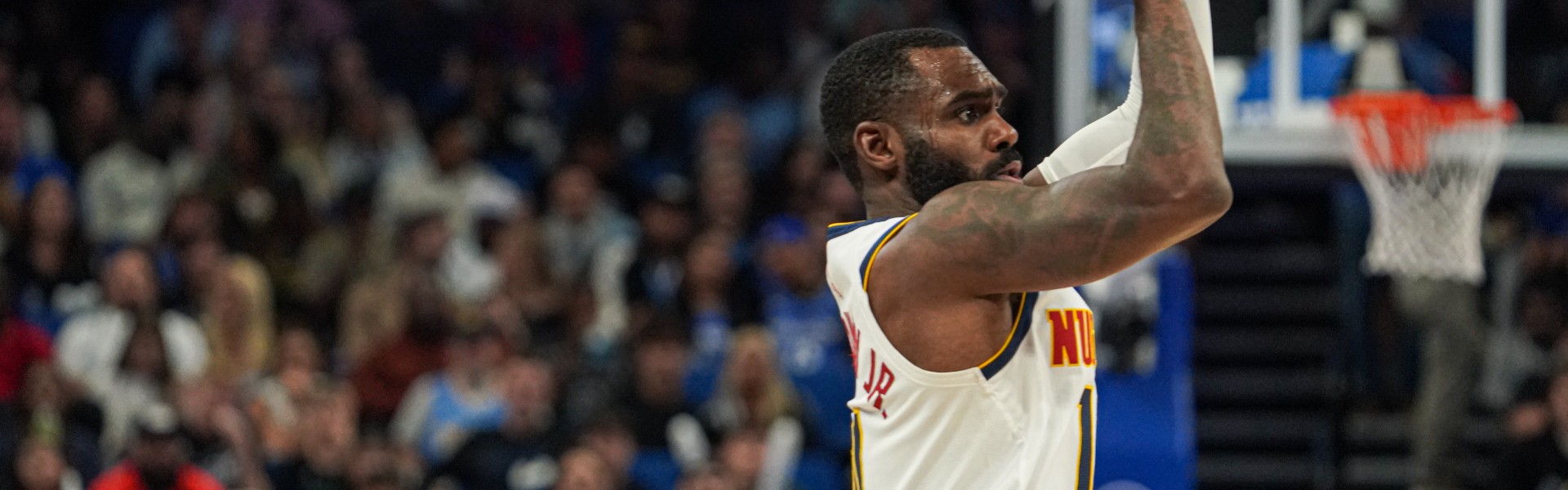 世界杯官方app-下半场拿到15分！小哈达威14中5拿到17分4板2助