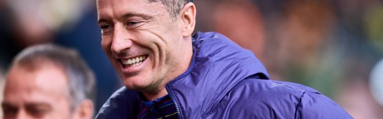 世界杯手机观看-西媒：莱万结束国家队比赛返回巴塞罗那，他已收到巴萨续约提案